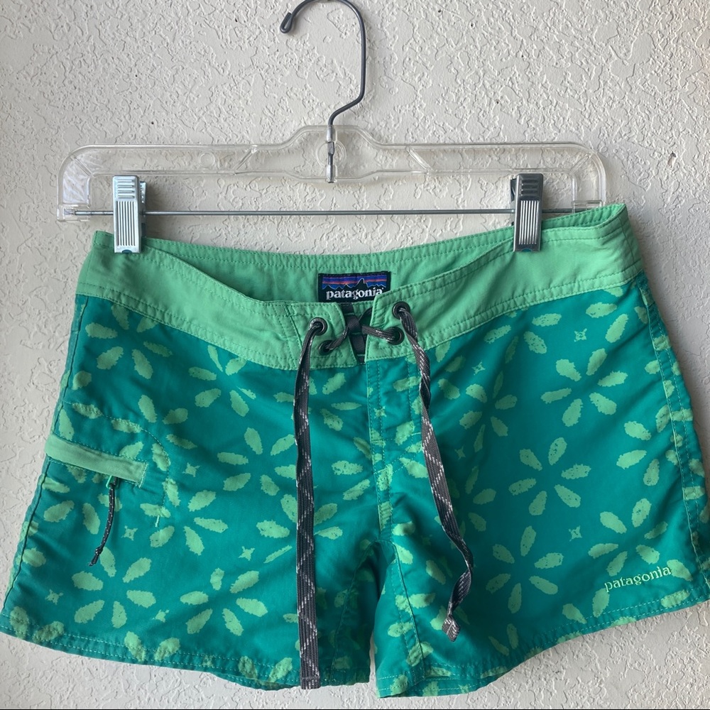 Patagonia Swim Water Shorts Green Printed Sz. 2